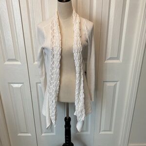 Belldini women’s Size M cardigan